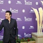 Singer Lionel Richie arrives at the 47th annual Academy of Country Music Awards in Las Vegas, Nevada, April 1, 2012. REUTERS/Richard Brian