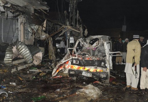 Security-officials-examine-the-site-of-a-bomb-attack-in-the-southwestern-Pakistani-city-of-Quetta-on-January-10-2013