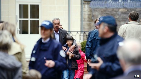 Paris nursery school shooting: Man kills himself