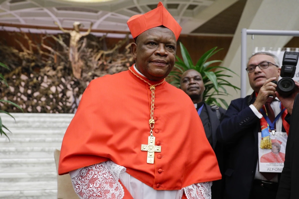 Cardinal Fridolin Among Besungu