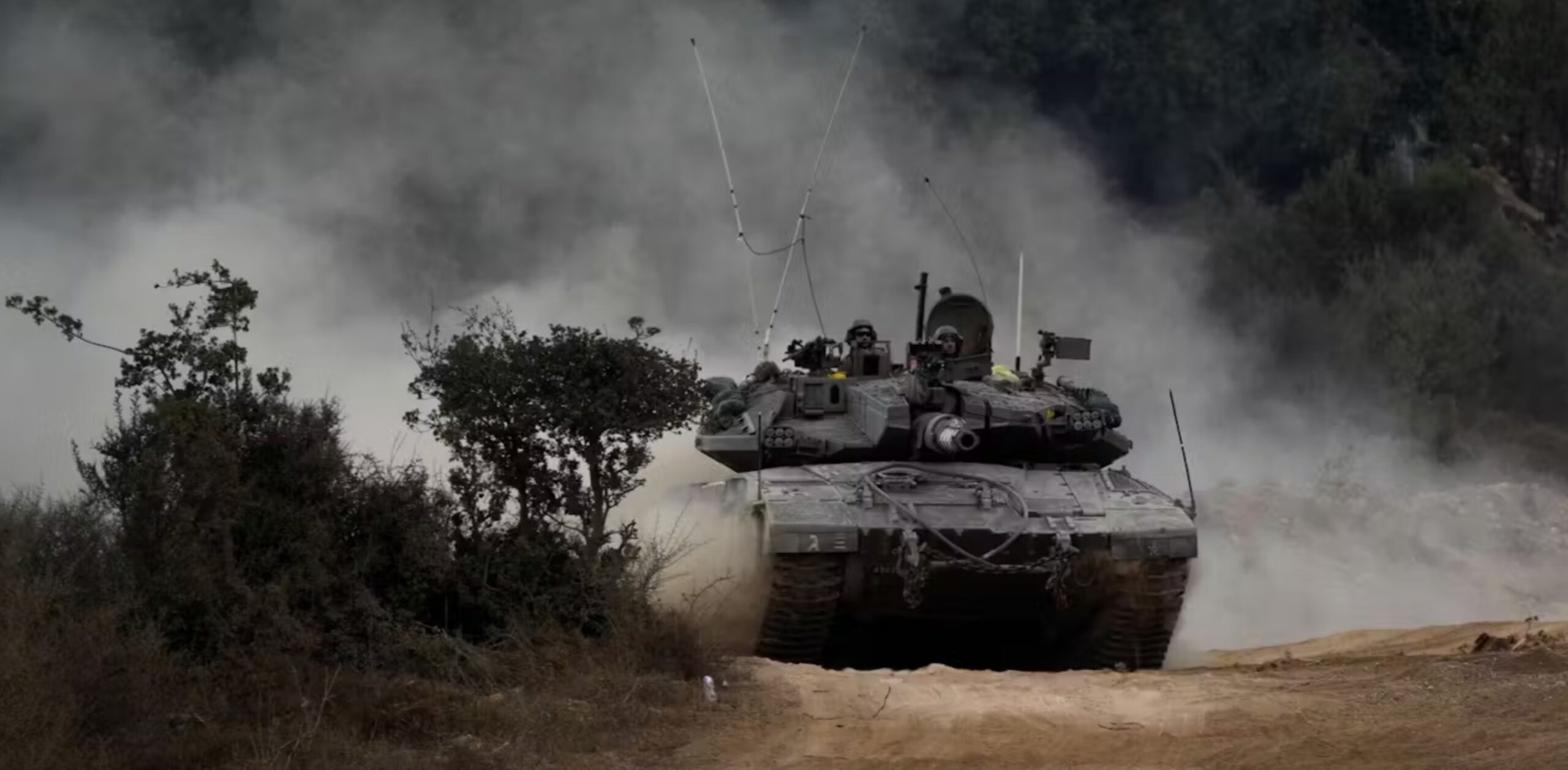 An Israeli tanks prepares to cross intou south Lebanon, October 1 2024. 