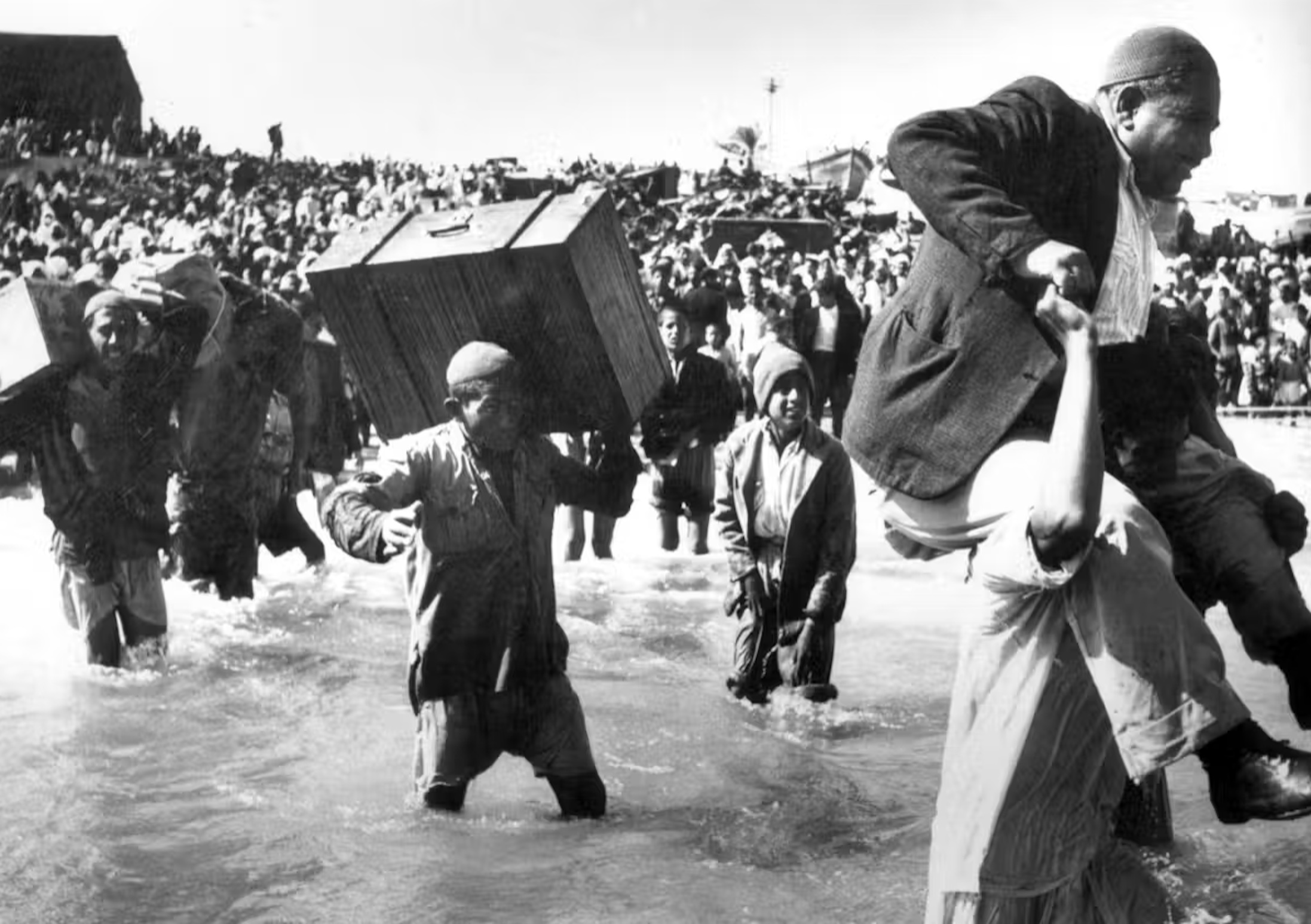 Palestinians flee their homes during the 1948 Arab-Israeli war. 