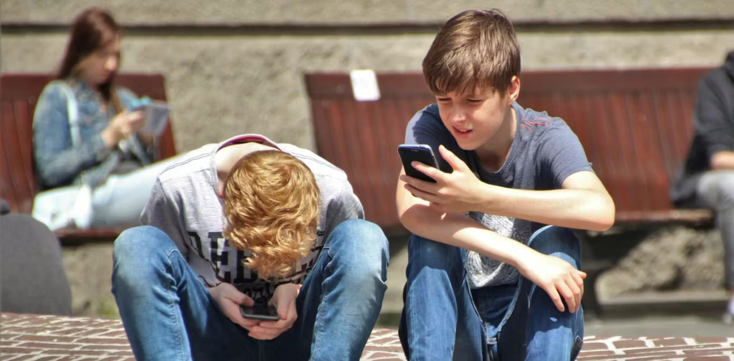 Australian kids under 16 will soon be banned from social media. 