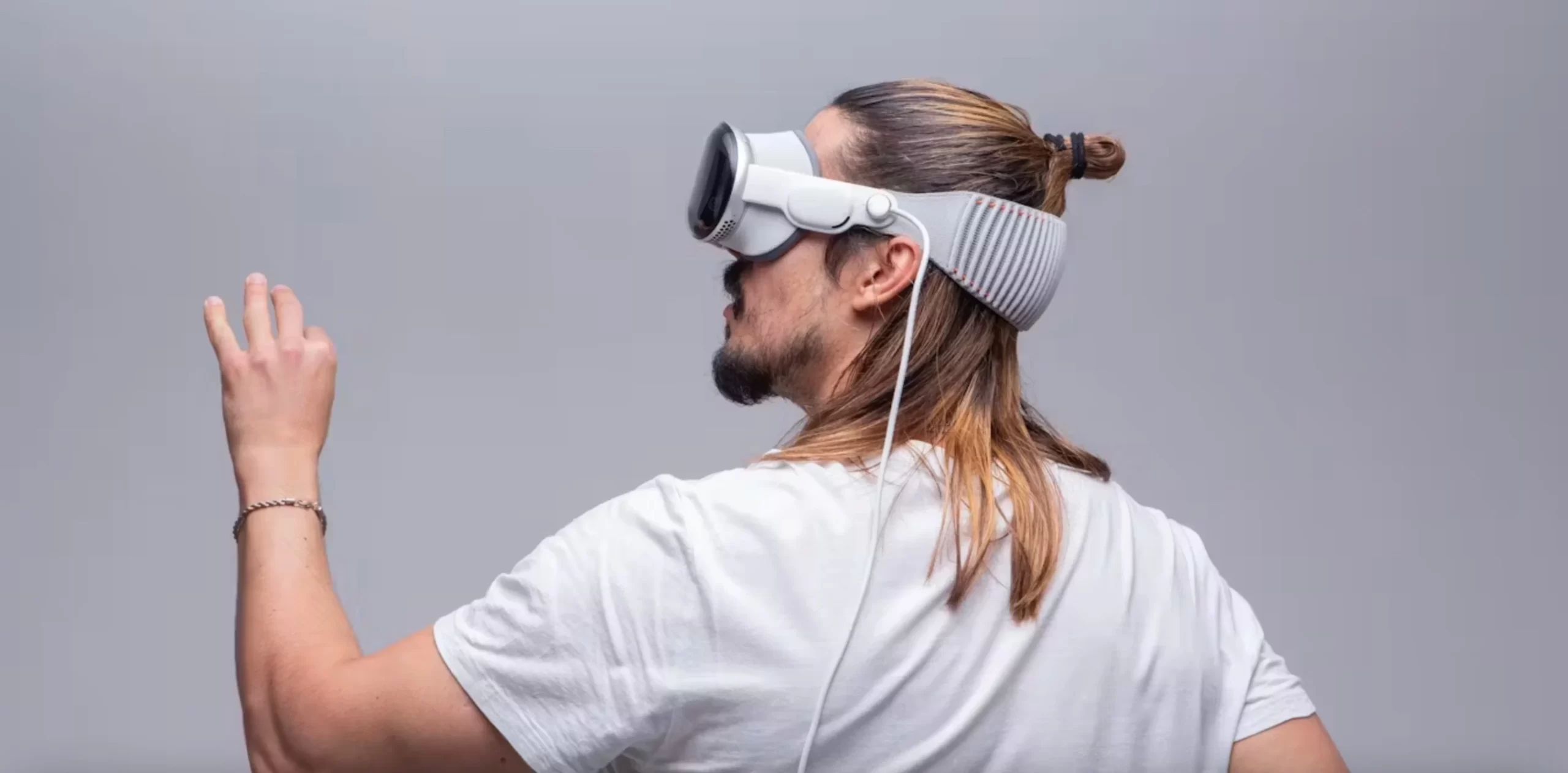 Head mounted devices are making “mixed reality” technology more accessible. 